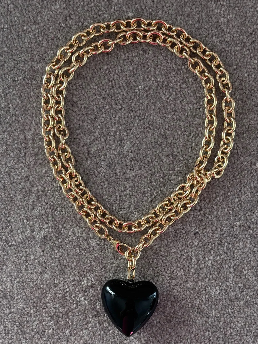 NWOT Roxanne Assoulin The Big Puffy Heart Charm Necklace - Picture 3 of 4